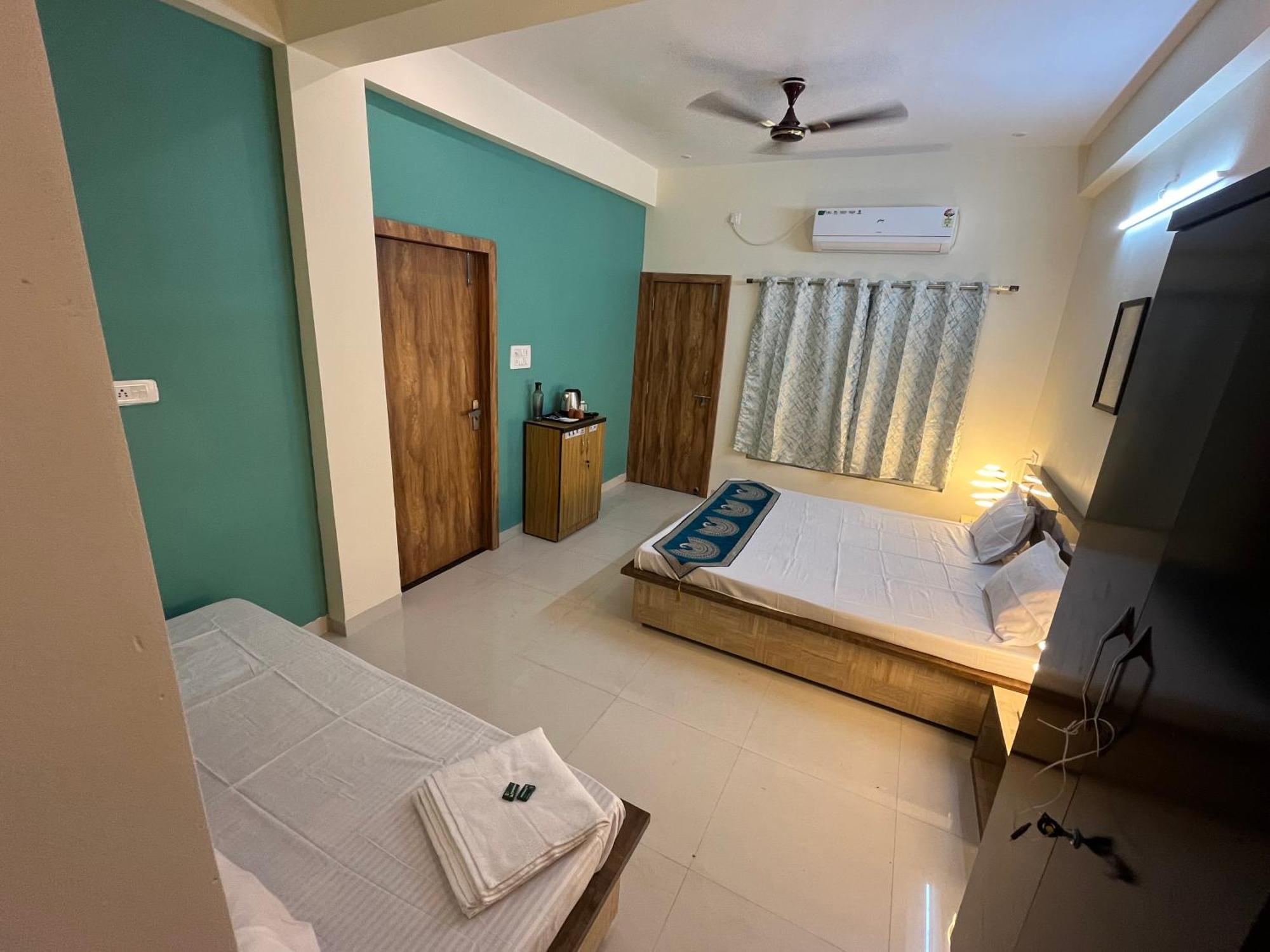 Hotel Shivashray Luxury Stays & Inn Ujaim Exterior foto