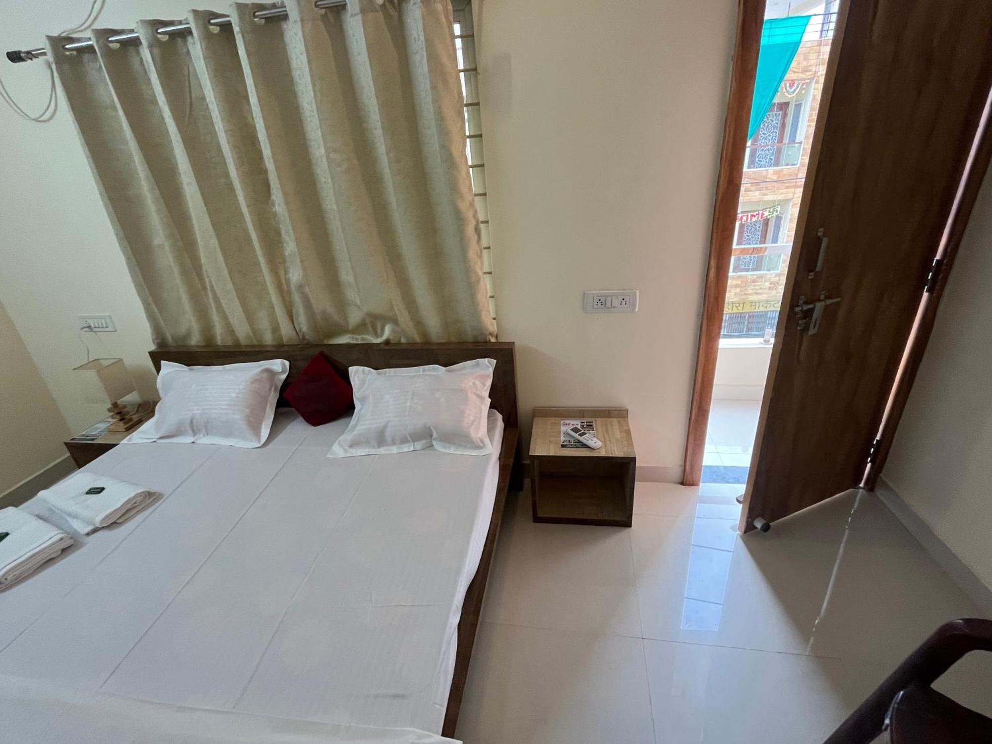 Hotel Shivashray Luxury Stays & Inn Ujaim Exterior foto