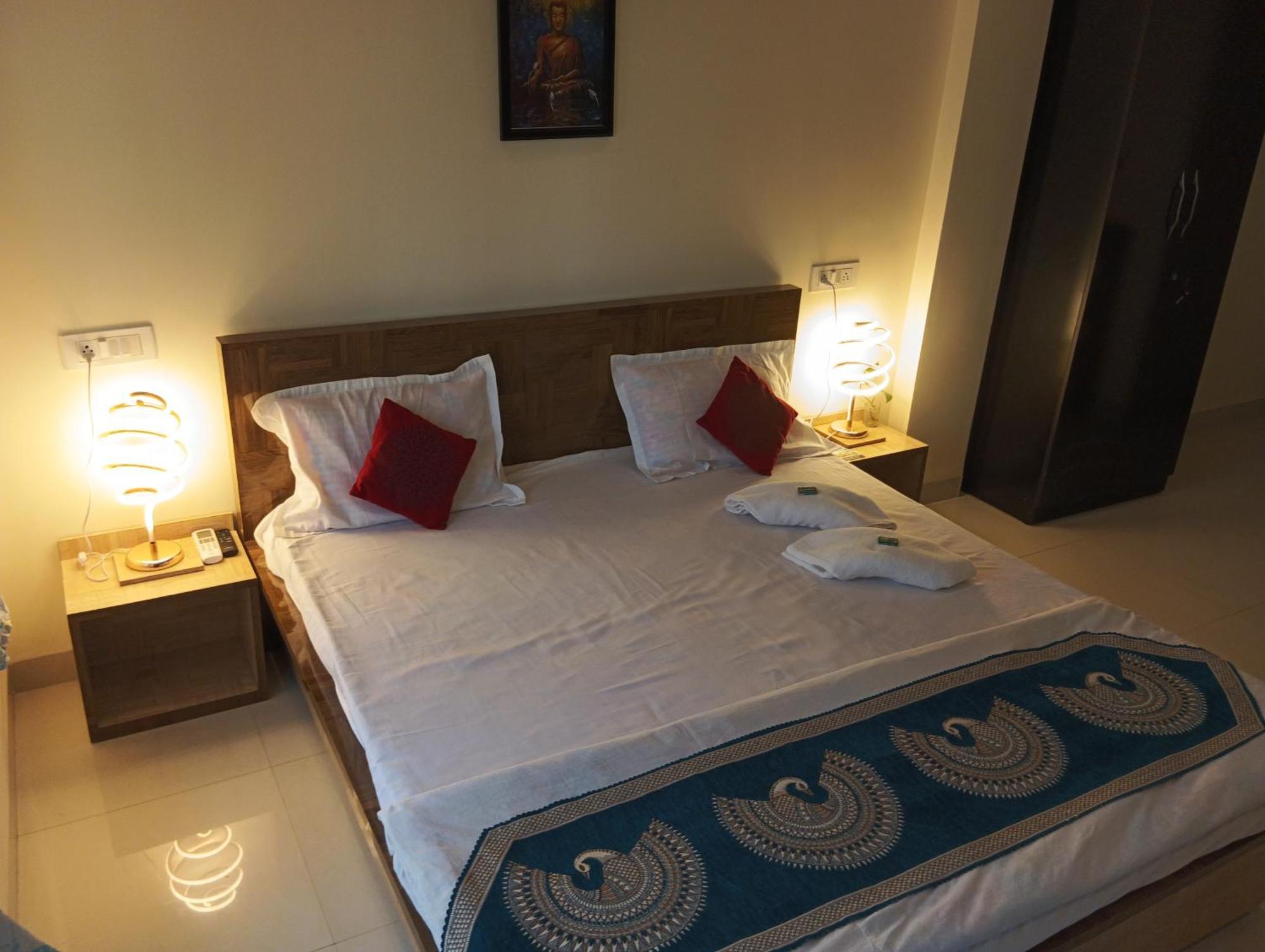 Hotel Shivashray Luxury Stays & Inn Ujaim Quarto foto